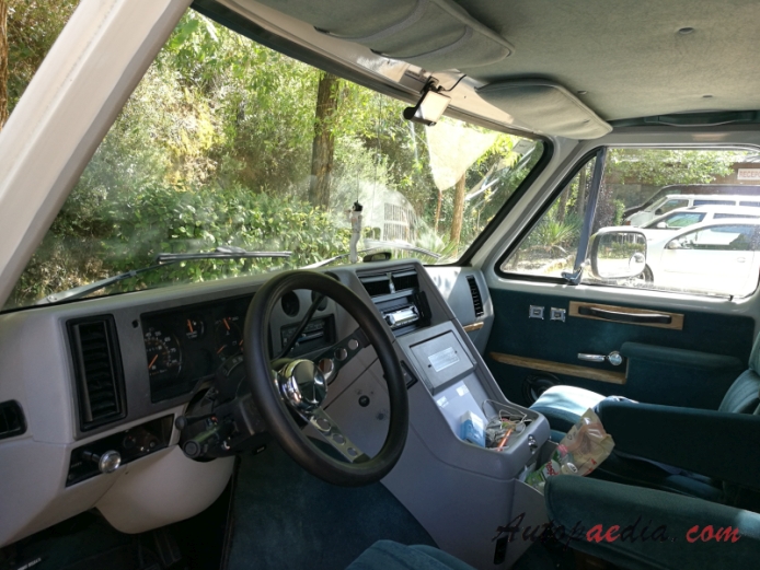 Chevrolet Van 3rd generation 1971-1996 (1992 Chevy Van 20 conversion van 4d), interior
