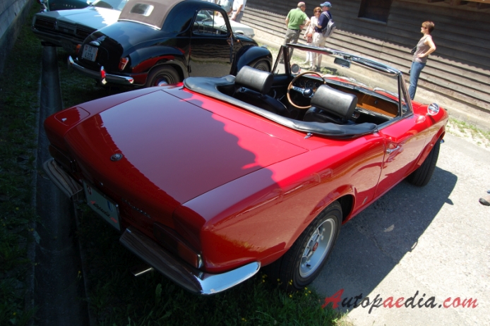 Fiat 124 Sport Spider 1st series 1966-1970 (cabriolet 2d), right rear view