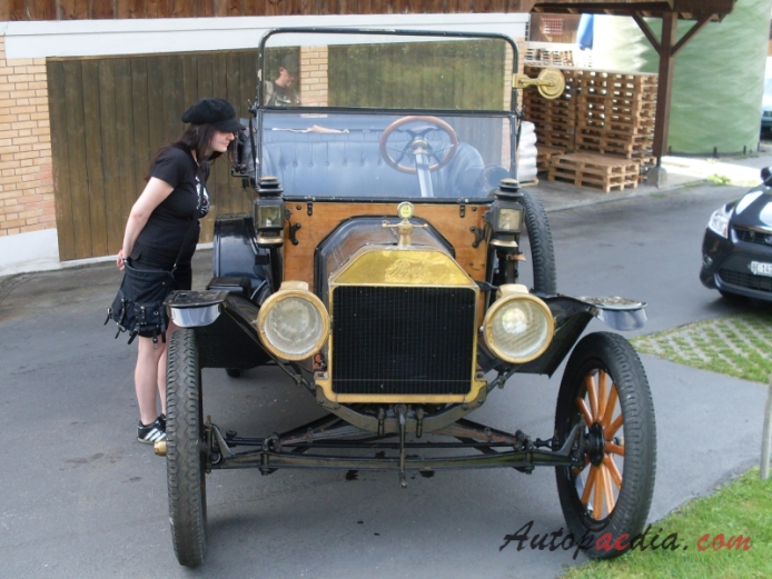Ford Model T 1908-1927 (1908-1914 touring 4d), przód