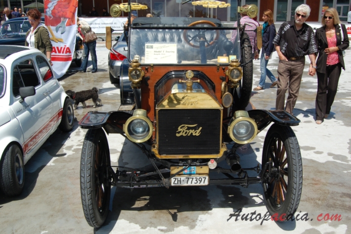 Ford Model T 1908-1927 (1913 touring), przód