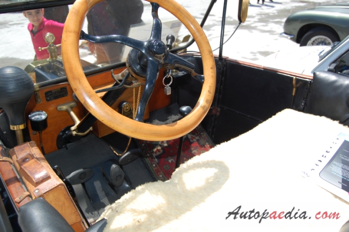 Ford Model T 1908-1927 (1913 touring), interior