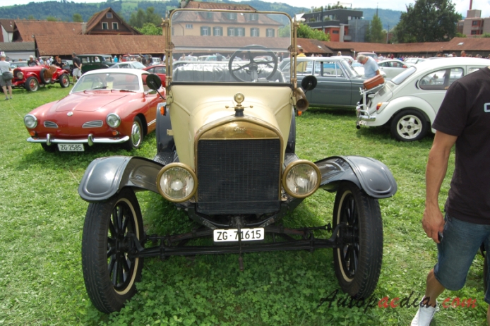 Ford Model T 1908-1927 (1921 touring 4d), przód