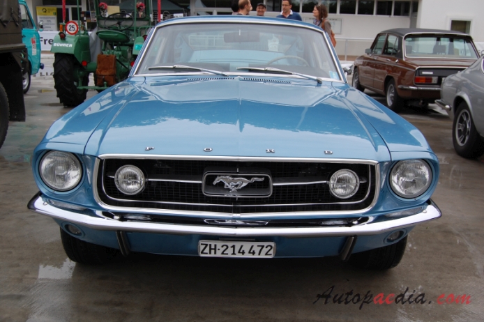 Ford Mustang 1. generacja 1964-1973 (1967 Fastback GT), przód