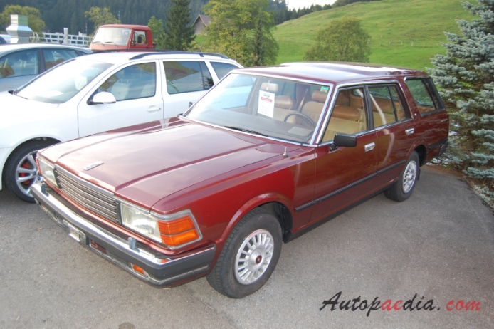 Nissan (Datsun) Cedric 5th generation (430 series) 1979-1983 (1981 280C station wagon 5d), left front view