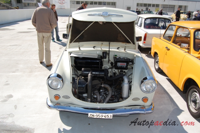 Trabant 600 (P60) 1962-1965 (1964 kombi deluxe 3d), front view